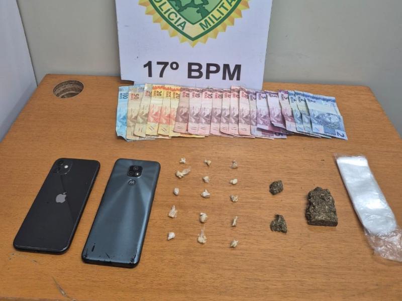 Policiais militares prendem indivíduo por tráfico, apreendem drogas, dinheiro e celulares no Itaboa