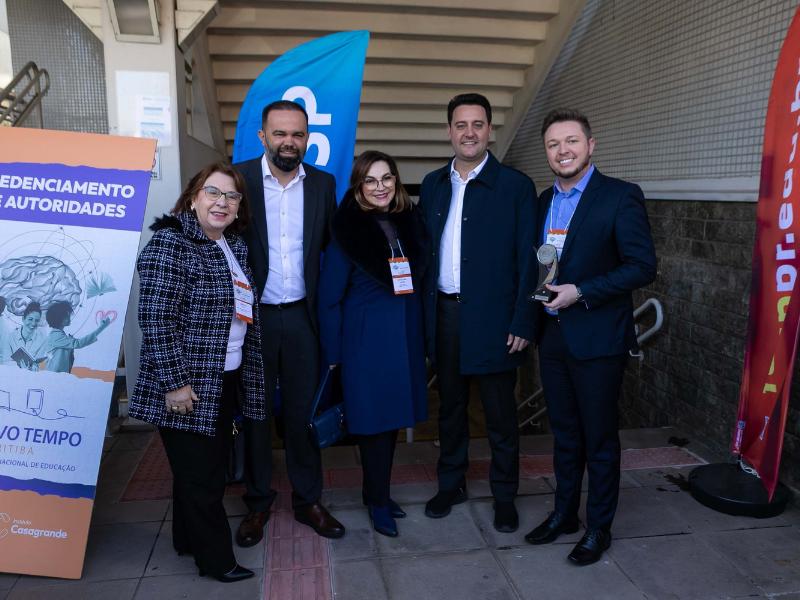 Campo Largo é destaque em premiação nacional de Educação durante congresso internacional em Curitiba