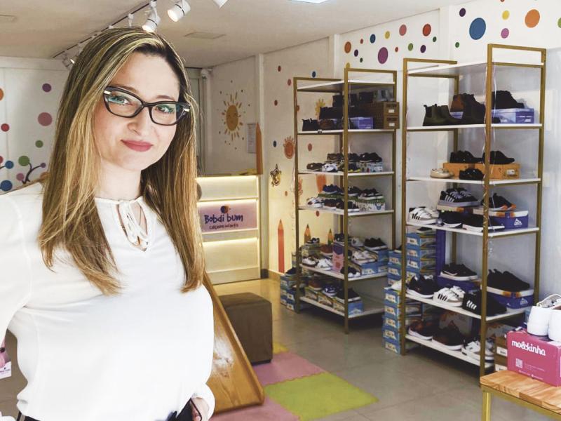 Loja Bobdi Bum Calçados Infantis traz coleção de verão, variedade e muitos descontos em novembro