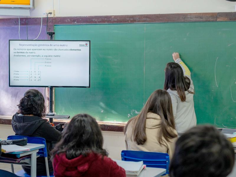 Governador anuncia convocação de mais 1.034 professores aprovados em concurso