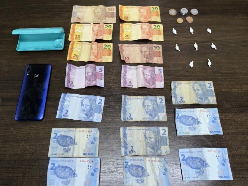 Casal é preso pela PM no Cercadinho por suspeita de tráfico de drogas 