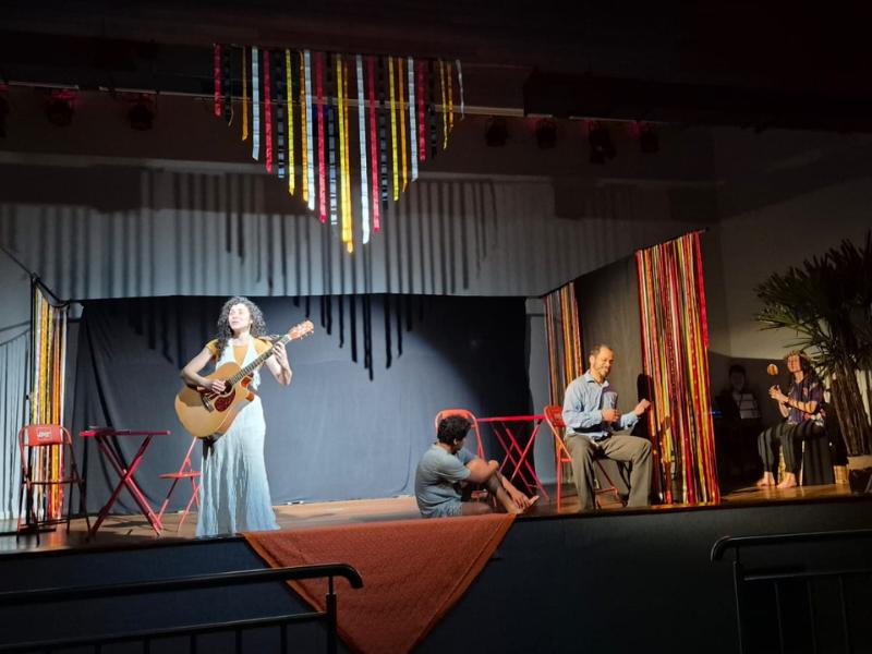 Busca por liberdade e dignidade é tema do espetáculo “Chão desce, alma sobe”