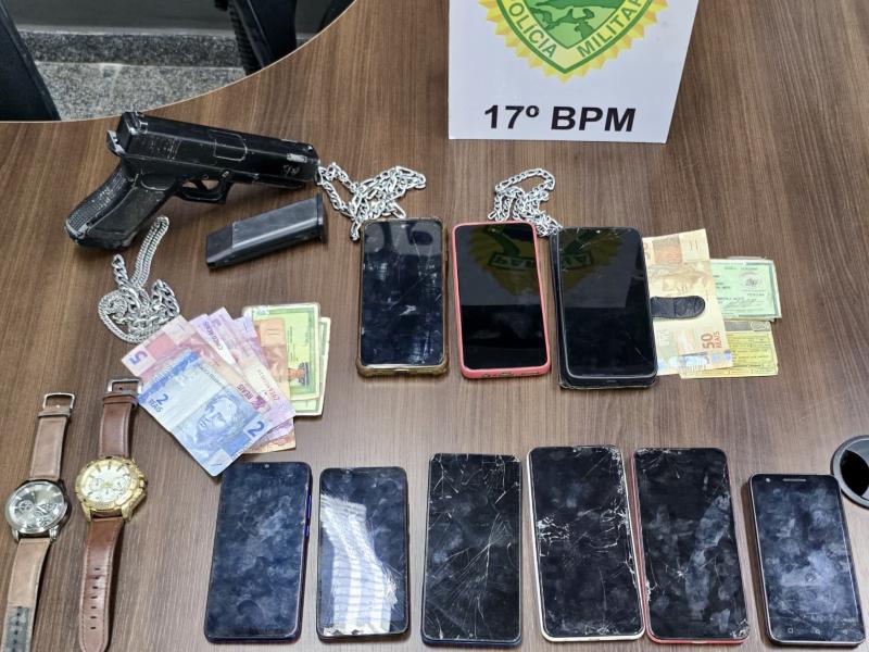 Quatro suspeitos são detidos após assalto a lanchonete