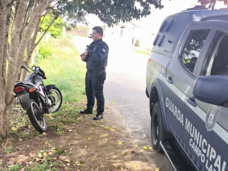Motocicleta furtada em frente à Porcelarte é recuperada pela Guarda Municipal 