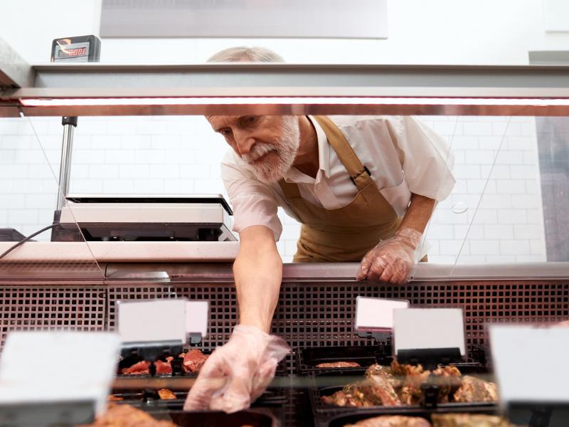 Agência do Trabalhador e Max Atacadista realizam mutirão de emprego para pessoas com mais de 50 anos