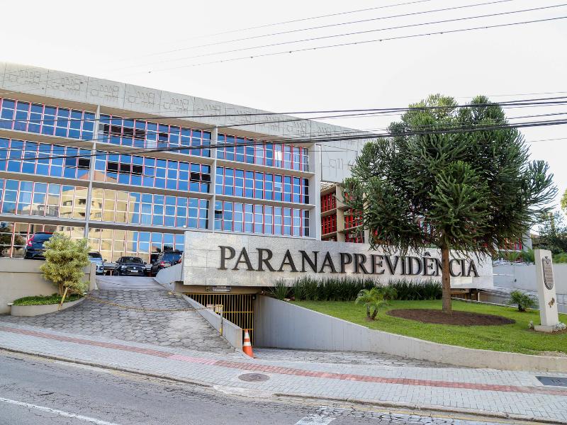 Aposentados e pensionistas devem fazer recadastramento na Paranaprevidência