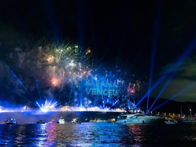 Show de luzes, drones e música emociona o público e celebra entrega da Ponte de Guaratuba