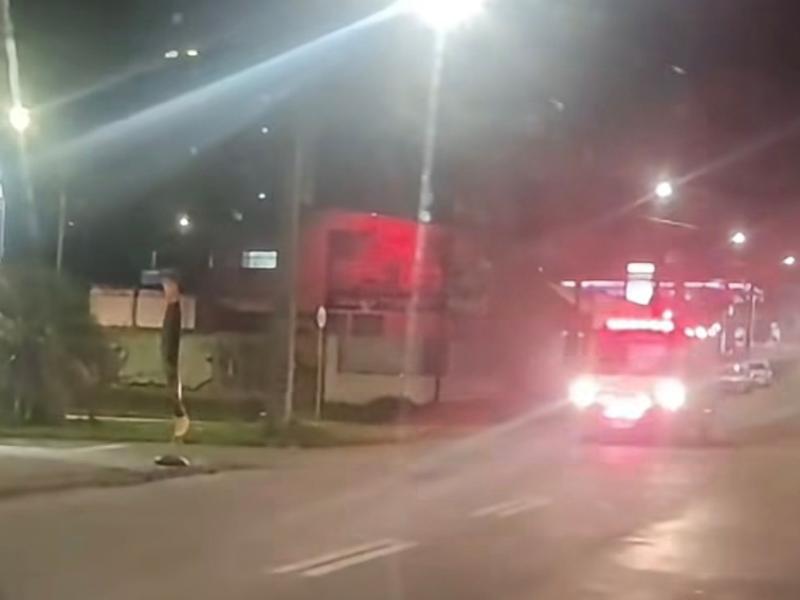 Idoso de 93 anos fica em estado delicado após cair de escada em Campo Largo