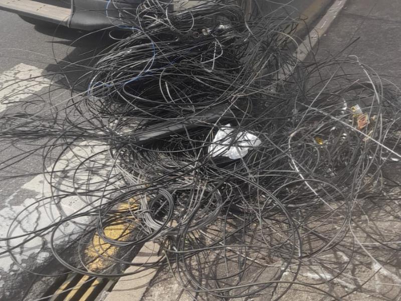 Operação Desembaraça já retirou mais de uma tonelada de cabos irregulares do Centro