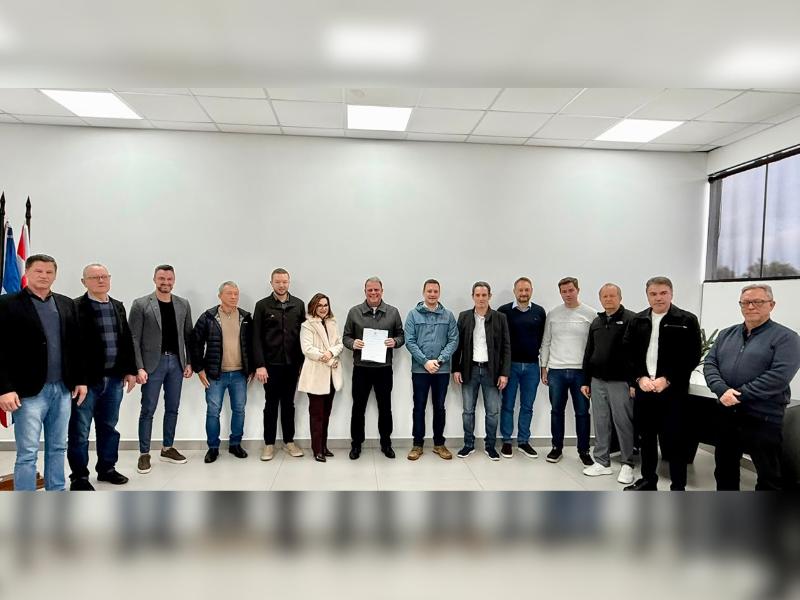 Lei que institui o Dia Municipal do Associativismo é sancionada e celebra a força da união entre entidades