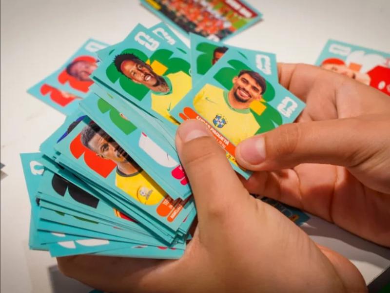 Febre entre crianças e adultos, álbum da Copa vai muito  além da diversão e ajuda a desenvolver habilidades para a vida