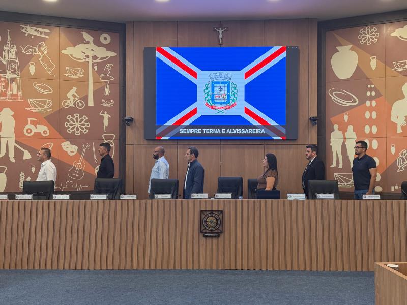 Sessão da Câmara de Campo Largo tem debates sobre reajustes e usina de asfalto