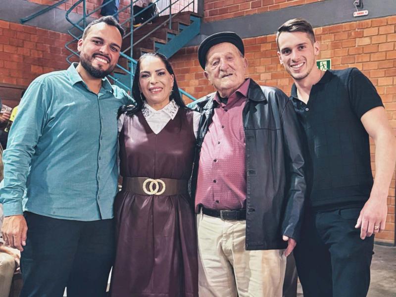 Guti Bini comemora 89 anos e reúne amigos e familiares em homenagem emocionante