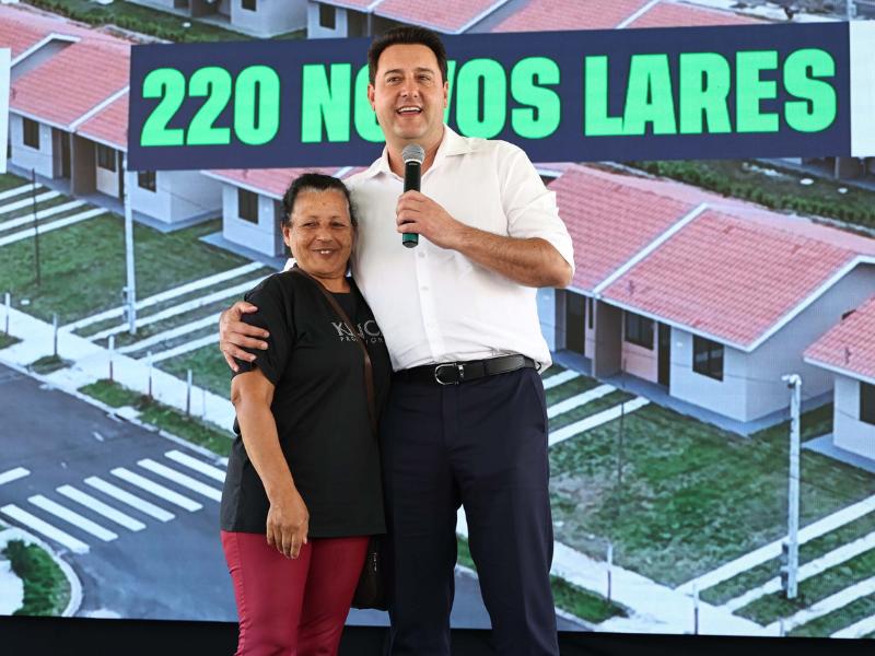 Ratinho Junior cresce em pesquisa e bate Lula no Sudeste e Sul do Brasil