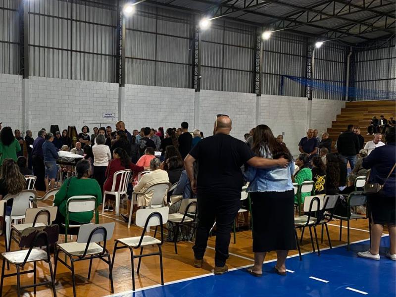 Tristeza e grande comoção marcam o velório coletivo  de quatro vítimas do grave acidente na BR-116