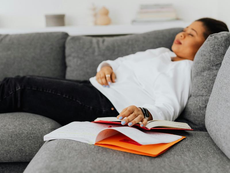 Por trás da mulher que sustenta tudo, existe alguém que também precisa de cuidado, orienta psicóloga