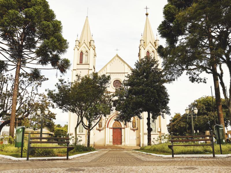 Igreja Matriz Nossa Senhora da Piedade completa 200  anos e apresenta a história de seus principais símbolos
