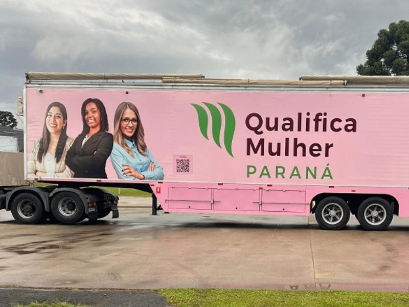 Carreta Qualifica Mulher oferece cursos gratuitos