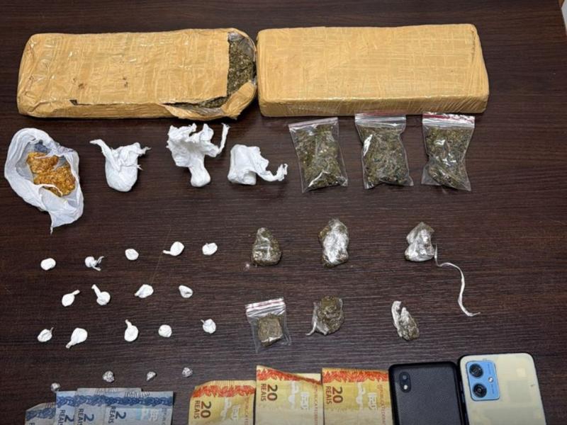 Guarda Municipal de Campo Largo apreende drogas e prende dois indivíduos por tráfico de drogas 