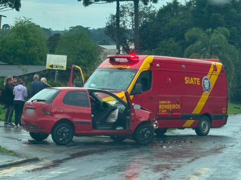 Corpo de Bombeiros atende duas ocorrências de acidentes em Campo Largo