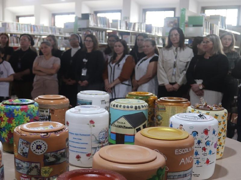 Guardiões do Futuro: exposição no Salão de Arte e Cerâmica celebra trabalho da rede municipal de ensino