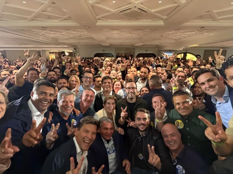 Prefeito e lideranças de Campo Largo participam  de encontro de apoio a Bolsonaro promovido por Moro